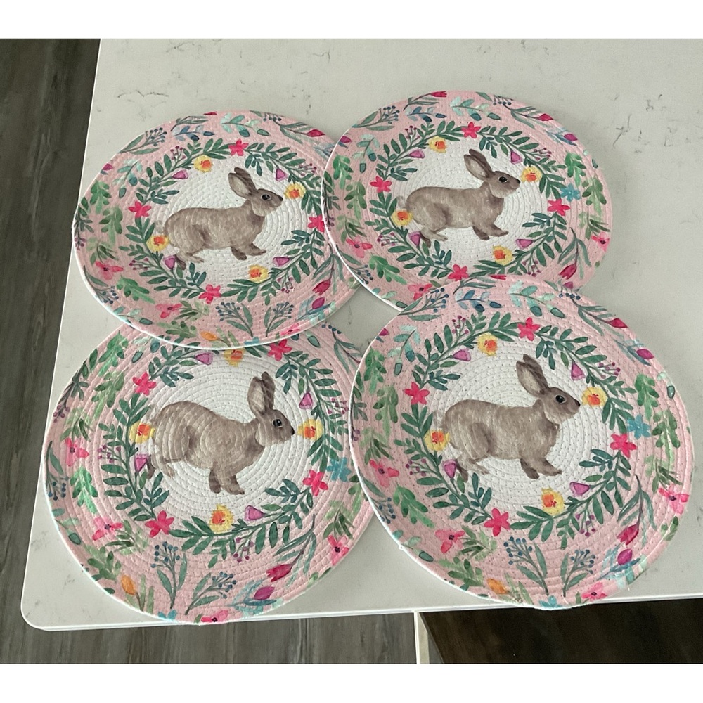 NWOT Tahari Home Bunny Rabbit Placemats Foral Round Heavy Braid Set of 4